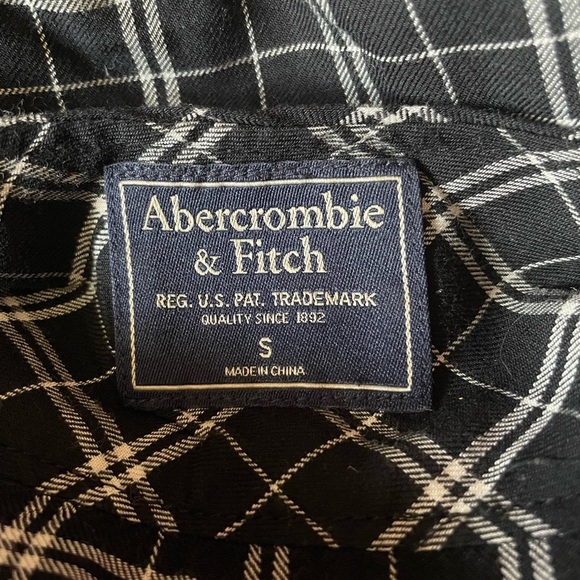 Abercrombie & Fitch black and cream plaid top - Picture 4 of 5